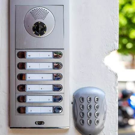 Appartamento Beautifully Designed With Lots Of Natural Light Valenza